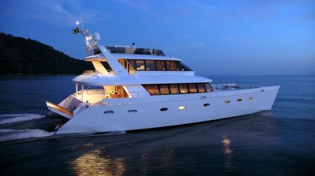 luxury catamaran charters
