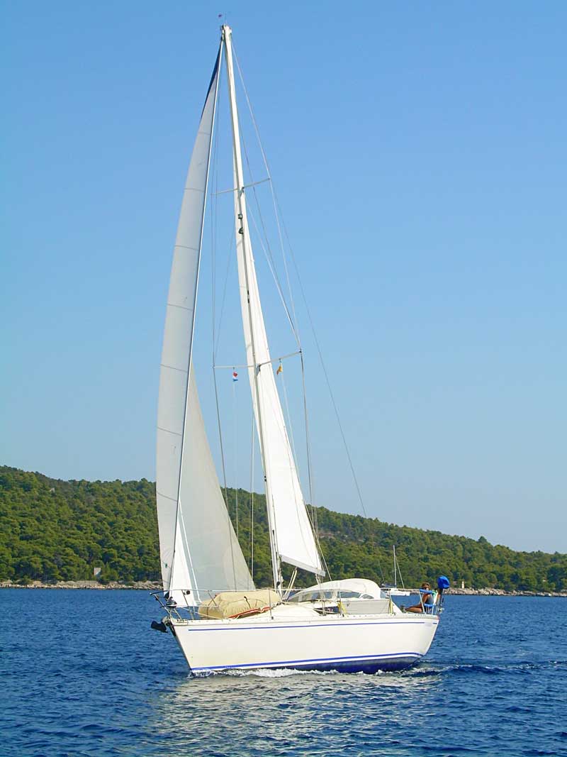 sailing yachts bahamas